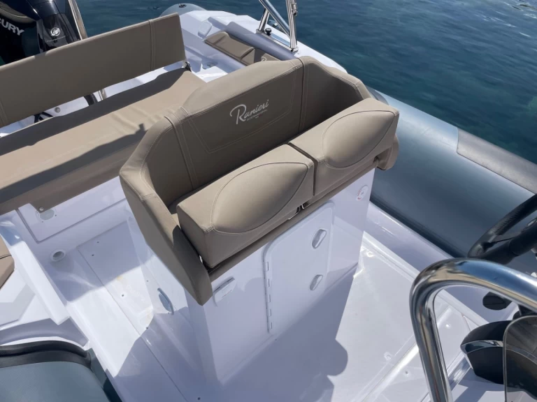 Location bateau Cavalaire-sur-Mer pas cher Cayman 23 Sport