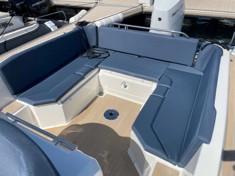 Location Semi-rigide Joker Boat avec permis