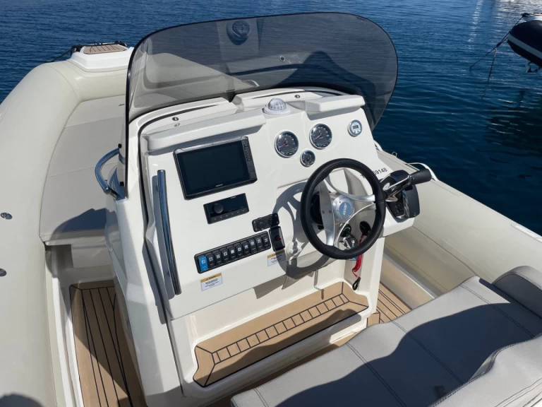 Location Semi-rigide Joker Boat avec permis