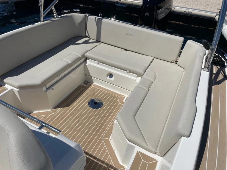Location Semi-rigide Joker Boat avec permis