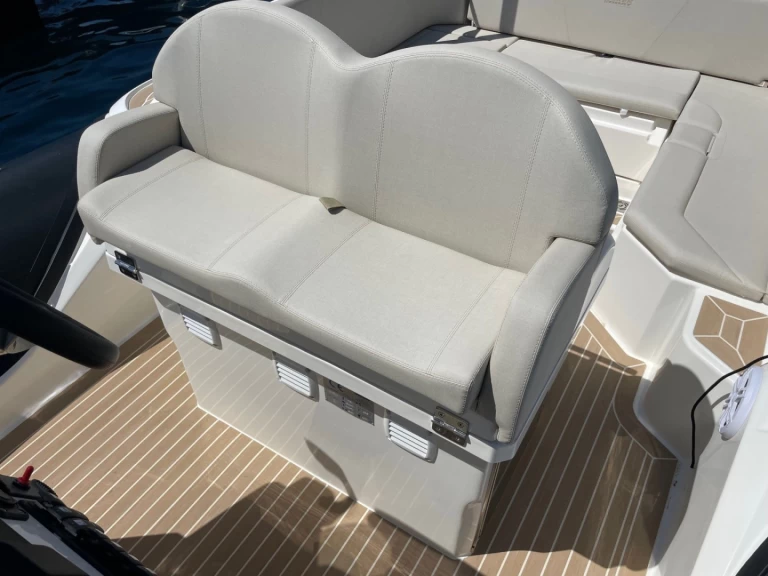 Semi-rigide à louer à Cavalaire-sur-Mer au meilleur prix