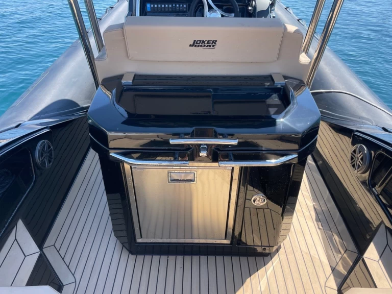 Semi-rigide à louer à Cavalaire-sur-Mer au meilleur prix