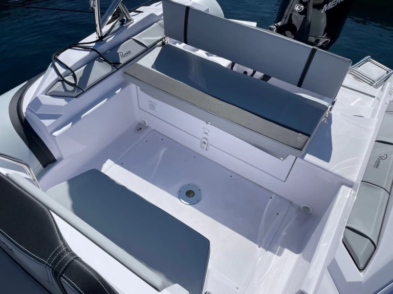 Location Semi-rigide à Cavalaire-sur-Mer - Ranieri Cayman 26 Sport Touring