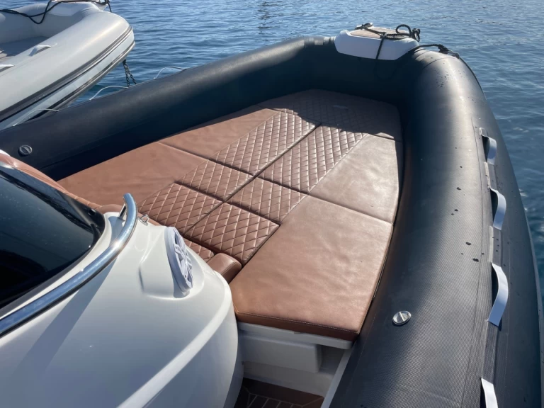 Location Semi-rigide à Cavalaire-sur-Mer - Joker Boat JOKER 28