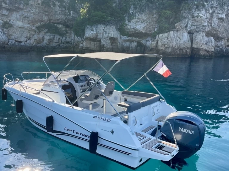 Location Bateau à moteur Jeanneau avec permis