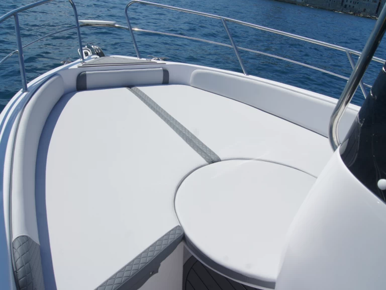 Louez un Bluline Bluline 21 Ft Open à Rovinj