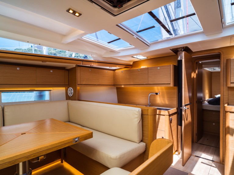 Louez un Dufour Dufour 520 Grand Large à Olbia