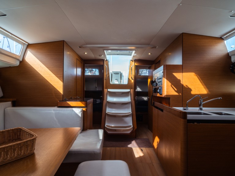 Location bateau Olbia pas cher Sun Odyssey 490