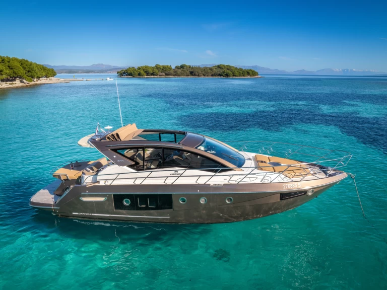 Cranchi Cranchi M44 HT a louer à Kaštel Gomilica