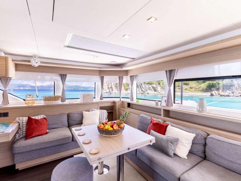 Location bateau Athènes pas cher VALINOR - Summer