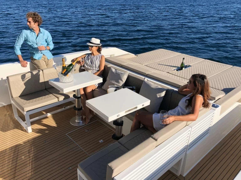 Location Yacht à Parikia - De Antonio MONTE OLYMPO