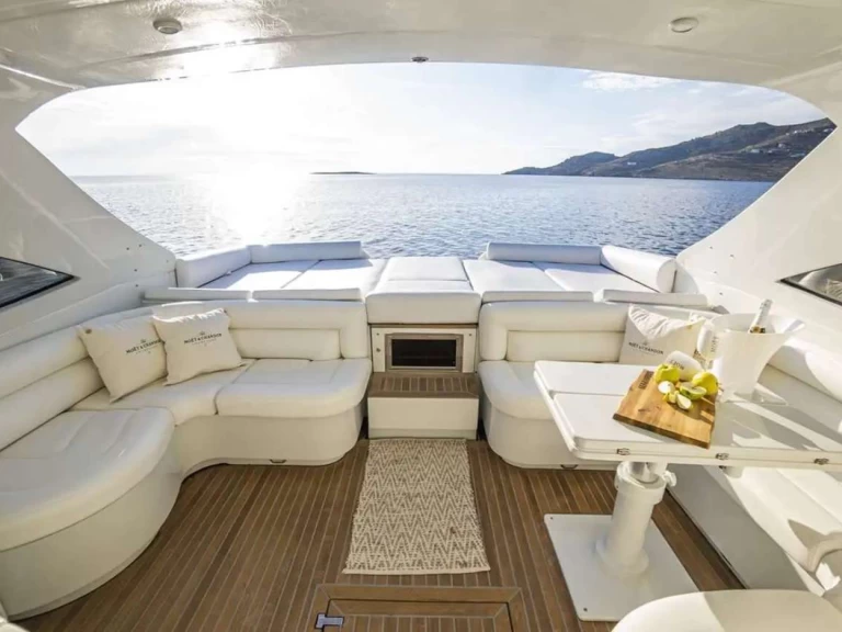 Yacht à louer à Álimos au meilleur prix