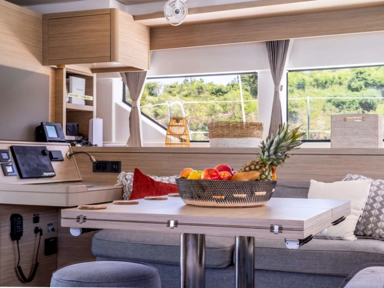 Location bateau Athènes pas cher VALINOR - Summer