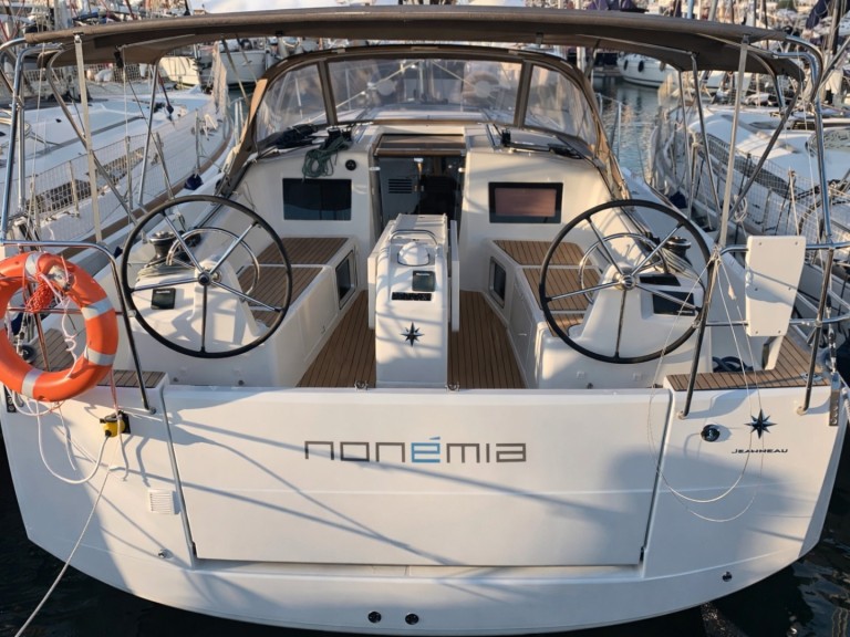Location bateau Jeanneau Sun Odyssey 410 à Nettuno sur Samboat
