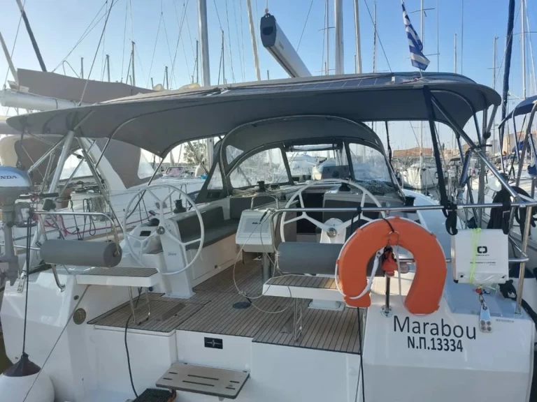 Louez un Bavaria Bavaria C42 à Lefkáda