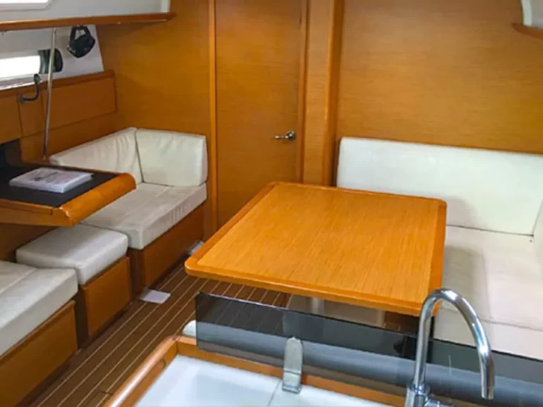 Location bateau Jeanneau Sun Odyssey 409 à Lefkáda sur Samboat