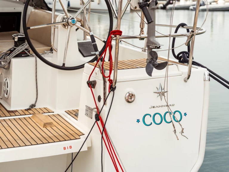 Location bateau Jeanneau Sun Odyssey 440 à Olbia sur Samboat