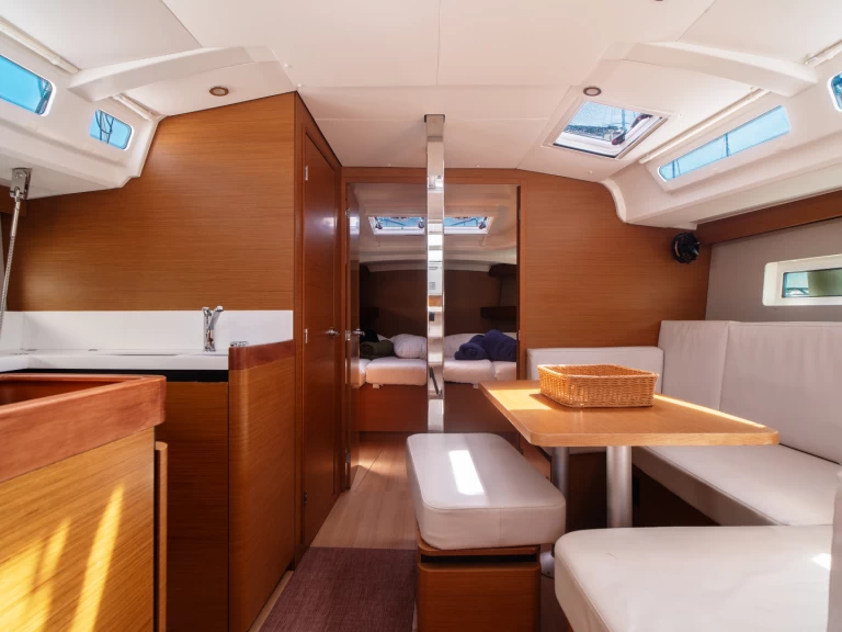 Location bateau Olbia pas cher Sun Odyssey 440