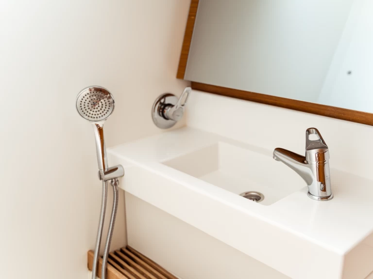 Location bateau Jeanneau Sun Odyssey 440 à Olbia sur Samboat