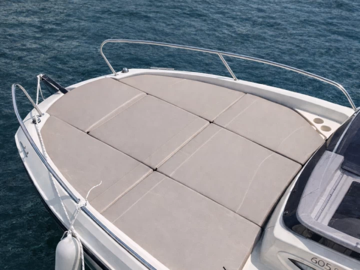 Location bateau Mandelieu-la-Napoule pas cher Activ 605 Sundeck