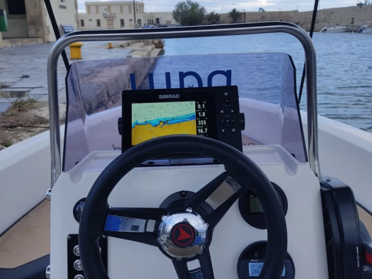 Louer Bateau à moteur avec ou sans skipper Compass à Rethymno