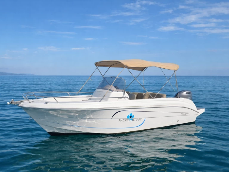 Louer Bateau à moteur avec ou sans skipper Pacific Craft à Antibes