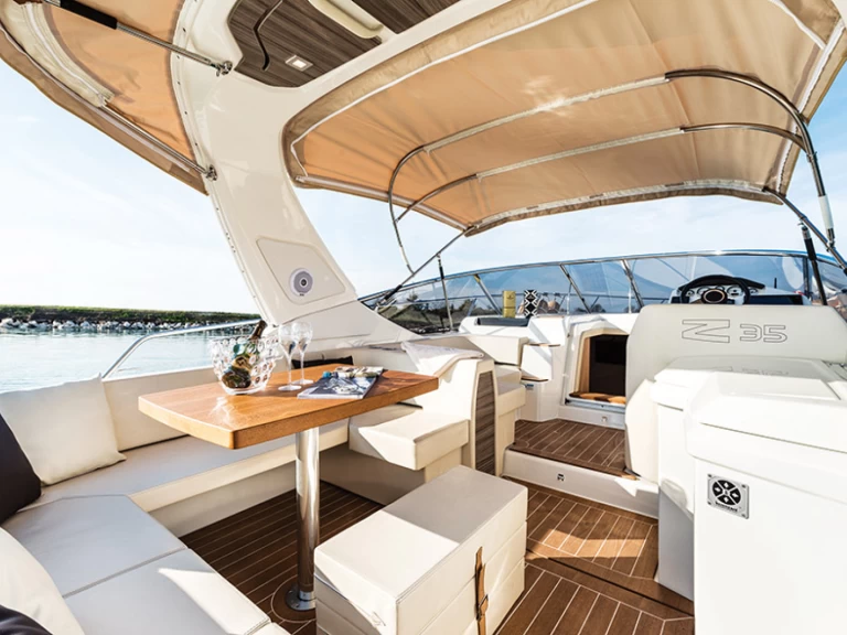 Location Bateau à moteur Cranchi avec permis