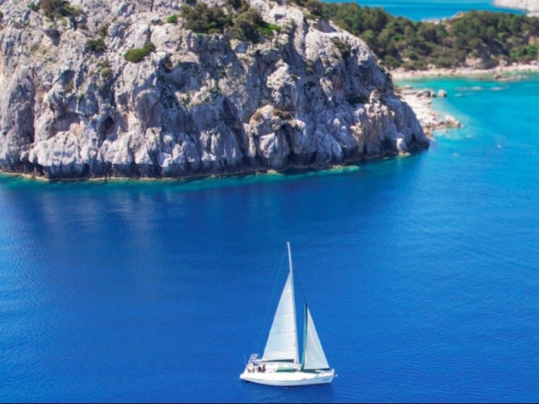 Location bateau Bénéteau First 45 F5 - 4 cab. à Rhodes (Ville) sur Samboat