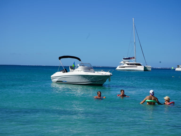 Location bateau Marigot pas cher Flyer 650 Open