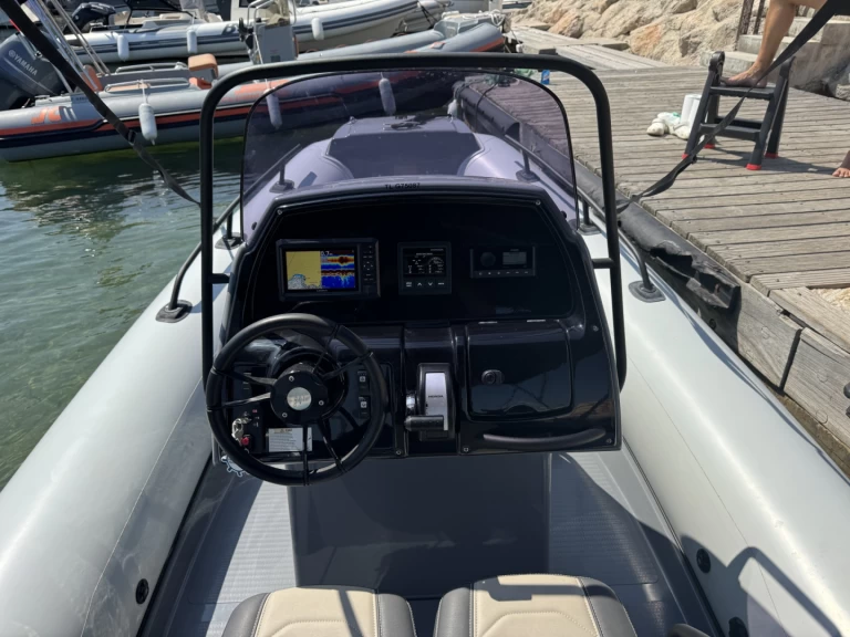 Grand Boats Golden Line G650LF a louer à La Madrague