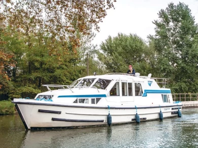 Le Boat Corvette A in Trèbes on SamBoat