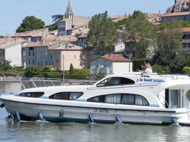 Boat rental Le Boat Elegance in Portiragnes on Samboat
