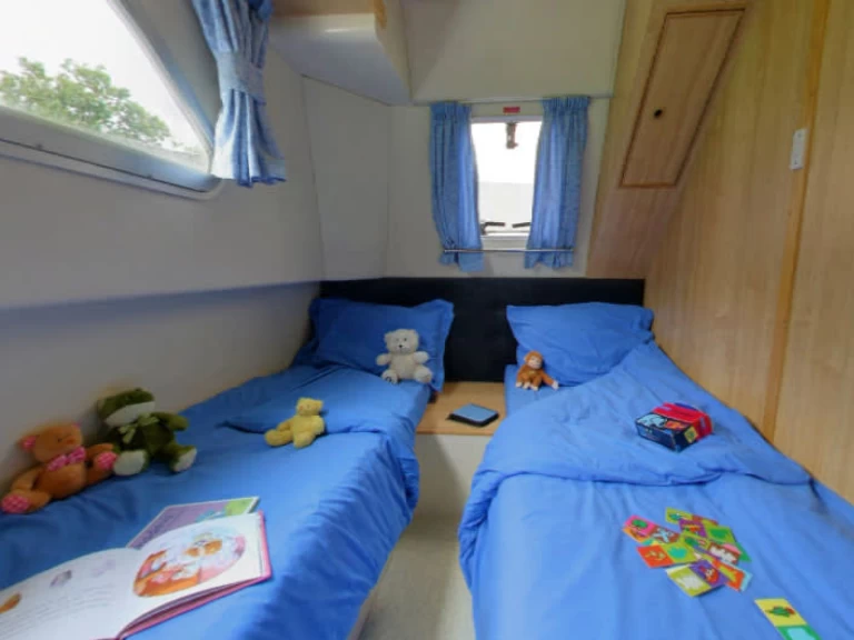 Bateau à moteur à louer à Douelle au meilleur prix