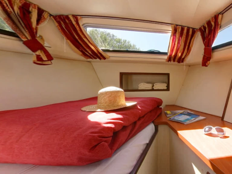 Bateau à moteur à louer à Castelnaudary au meilleur prix