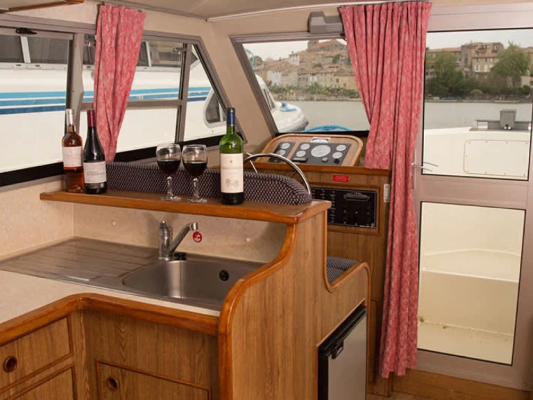 Location Bateau à moteur à Castelnaudary -  Cirrus B