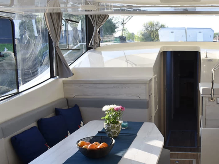 Bateau à moteur à louer à Boofzheim au meilleur prix