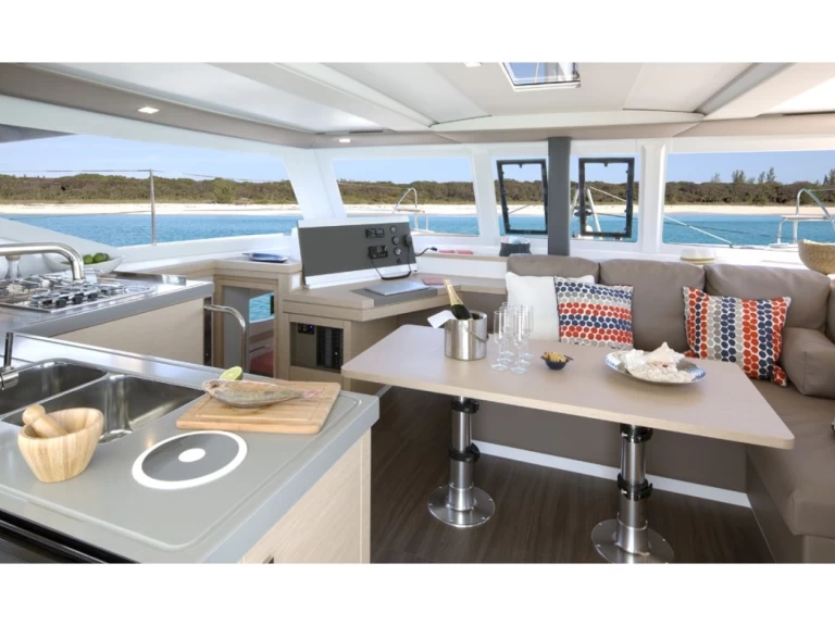 Fountaine Pajot Lucia 40 a louer à Port Grimaud