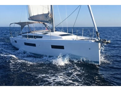 Yacht charter Nettuno - Jeanneau Sun Odyssey 440 on SamBoat