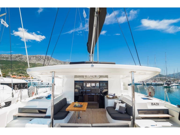 Louez un Lagoon Lagoon 50 à Kaštel Gomilica