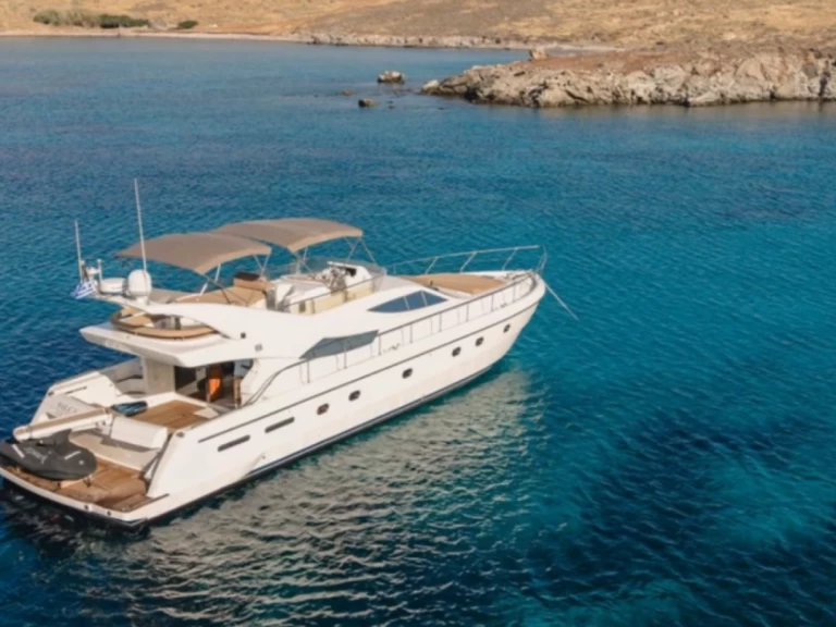 Location bateau Mykonos (Ville) pas cher Ferretti 62