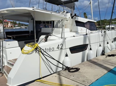 Yacht charter Propriano - Fountaine Pajot Astrea 42 on SamBoat