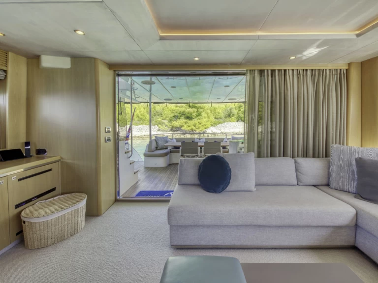 Princess Princess 85 a louer à Trogir