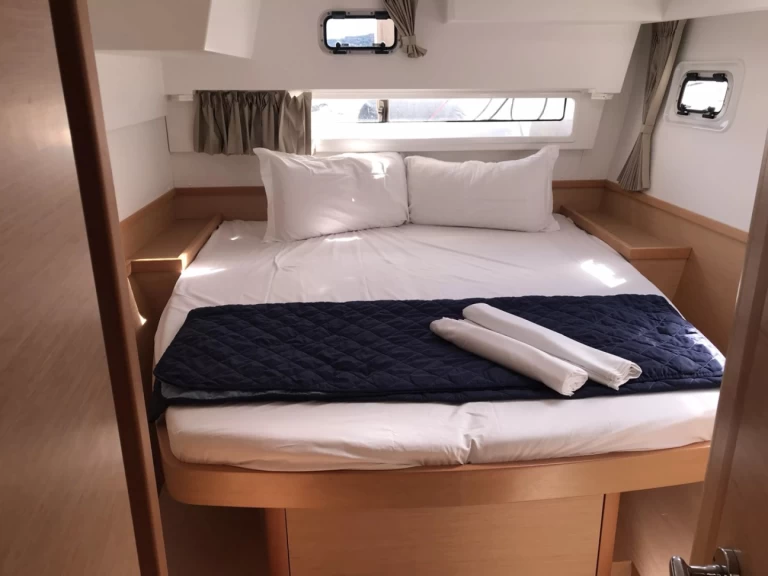 Catamaran à louer à Cugnana Verde au meilleur prix