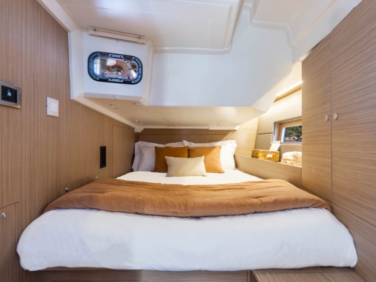 Bénéteau Oceanis 47 a louer à Cugnana Verde