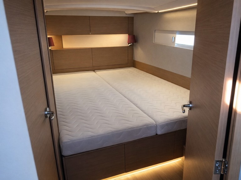 Location bateau Jeanneau Sun Odyssey 410 à Nettuno sur Samboat