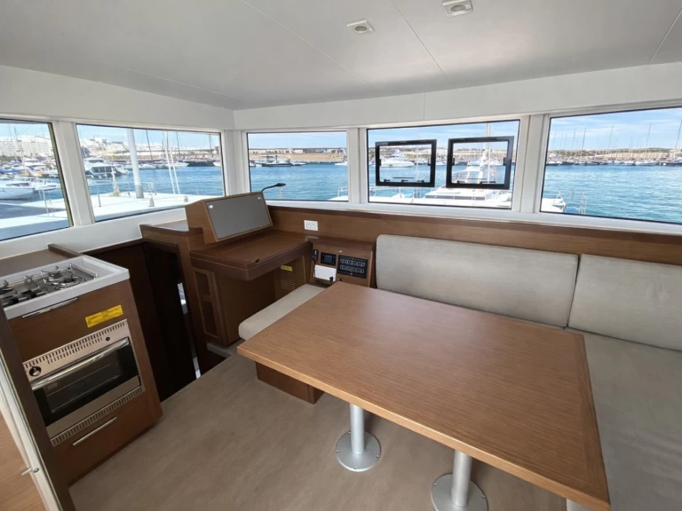 Location à Nettuno - Lagoon Lagoon 40 sur SamBoat