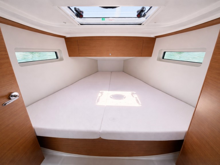 Location à Nettuno - Jeanneau Sun Odyssey 350 sur SamBoat