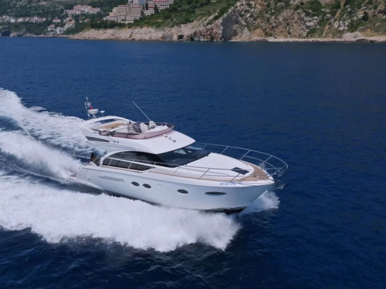 Location Bateau à moteur Princess avec permis