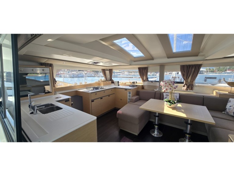 Fountaine Pajot Elba 45 a louer à Olbia