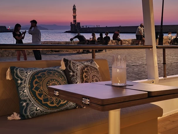 Louer Bateau à moteur avec ou sans skipper Custom Made à Chania Port